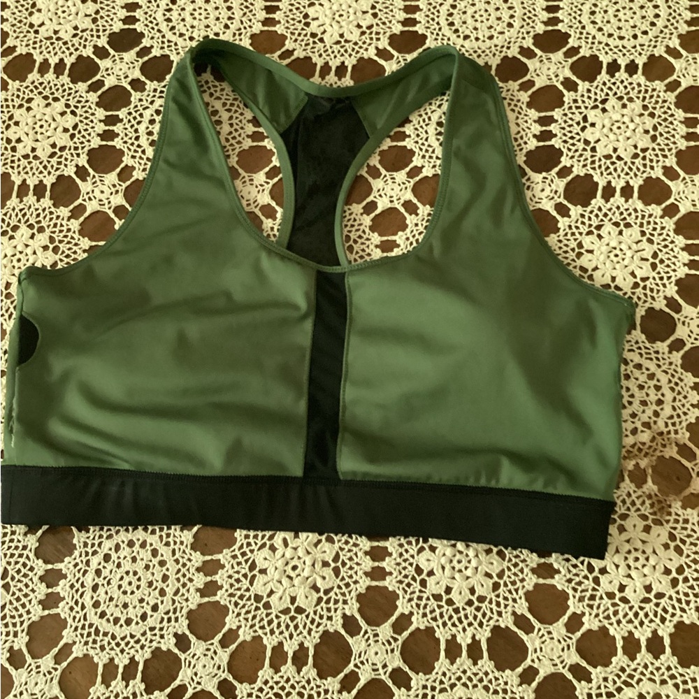 LULAROE, XL Black & Green Patterned sport bra, removable pads EUC